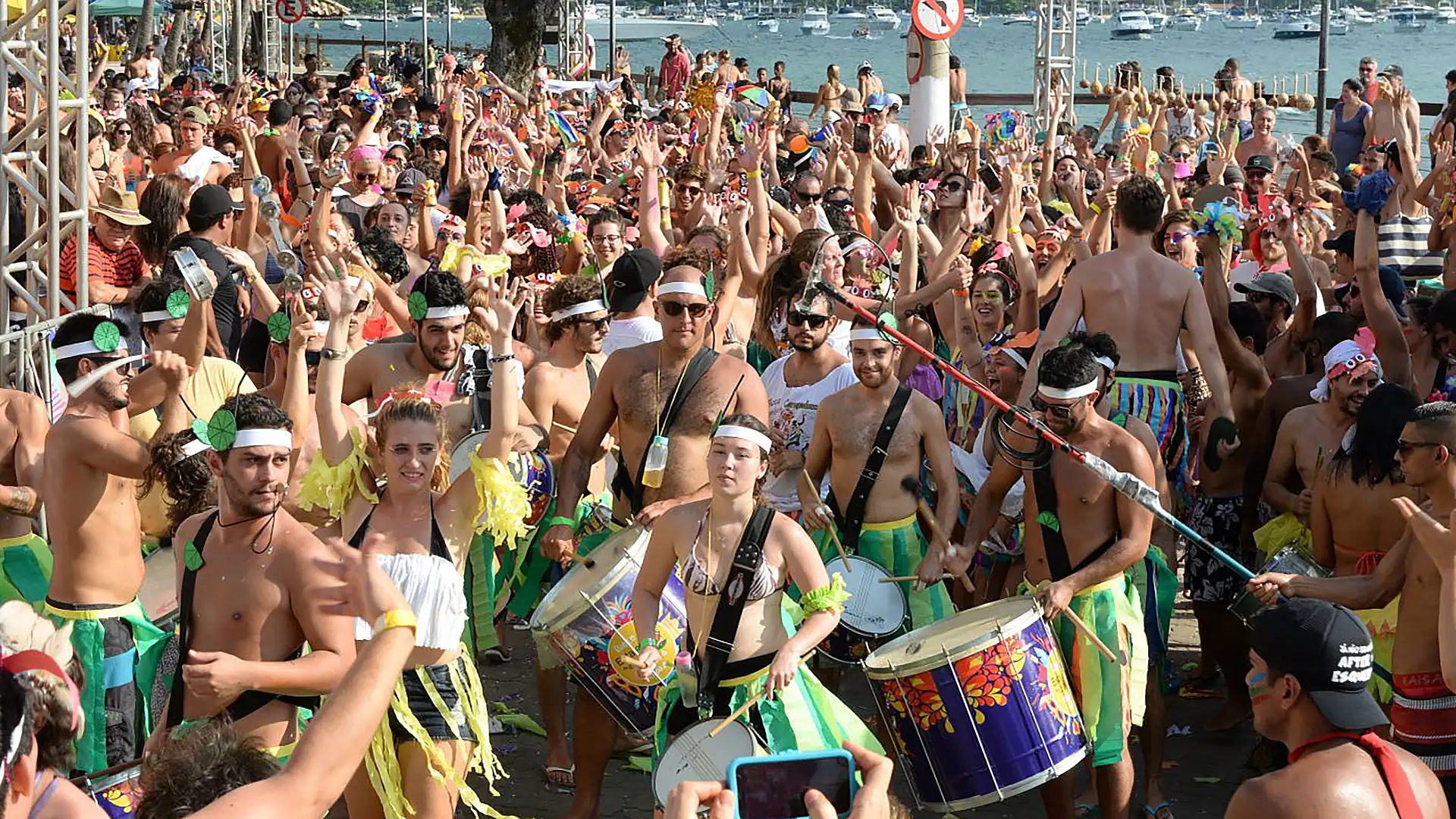 Bloco do Banho da Dorotéia na Vila de Ilhabela - Hotel Itapemar - Ilhabela 